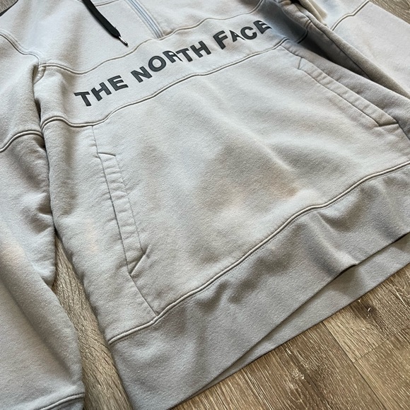 North face hoodie - Picture 3 of 6